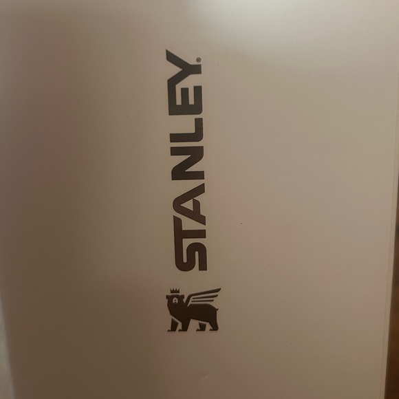 Stanley 40 oz Quencher Carry-All in Pink Fuchsia New in Box SOLD OUT - Picture 3 of 9